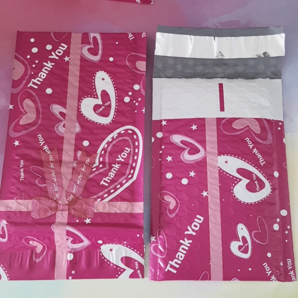 10 pcs Heart Bubble Mailers 4"x7" in.